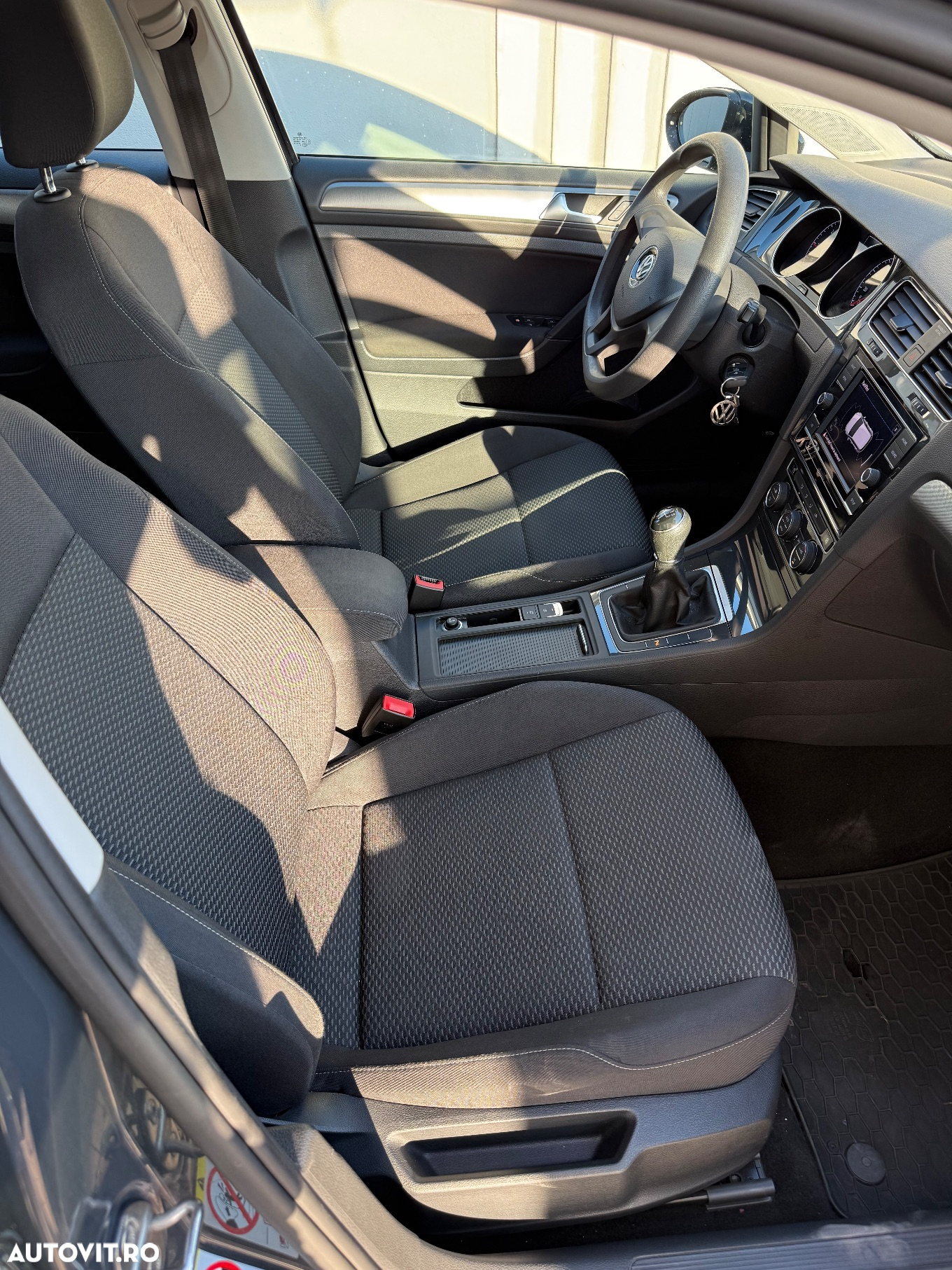 Volkswagen Golf 1.6 TDI Highline - 8