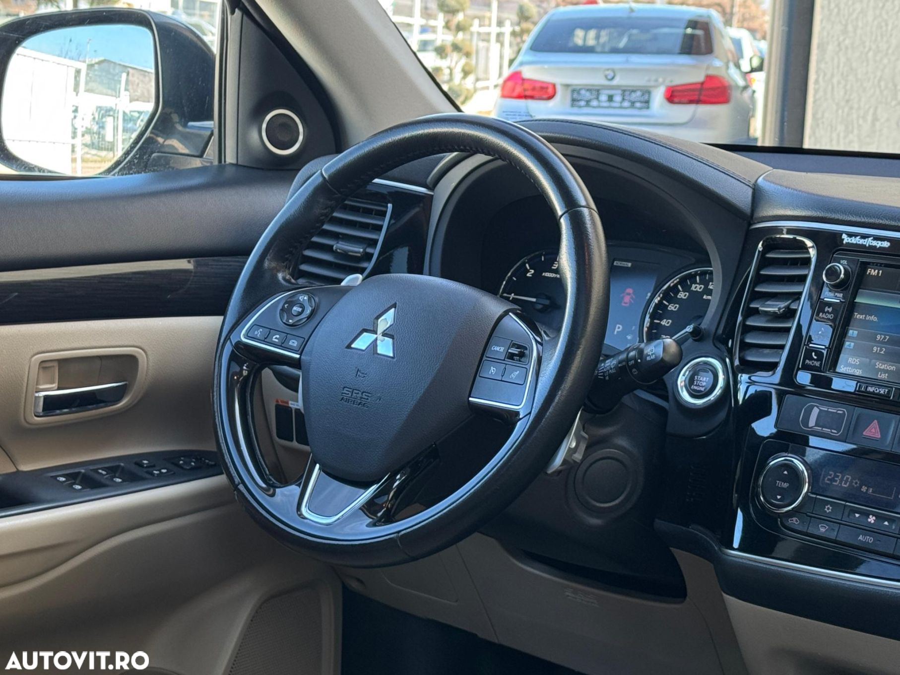 Mitsubishi Outlander - 7