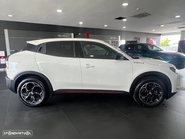 Alfa Romeo Junior Elletrica 50 kWh - 4