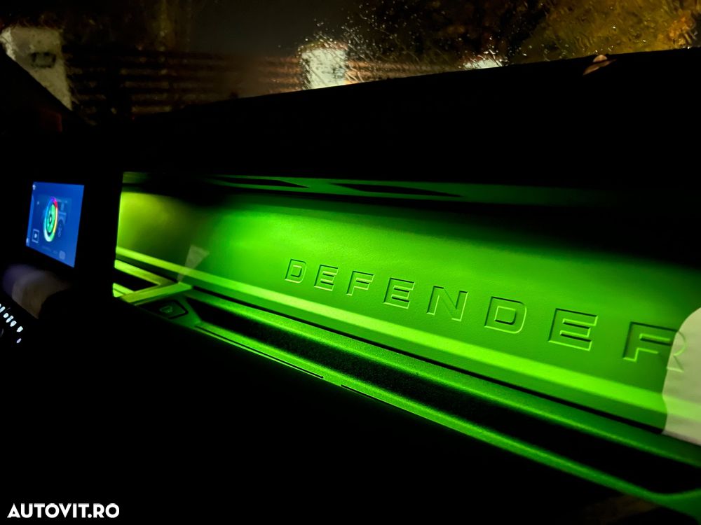 Land Rover Defender 110 3.0D 250 MHEV Hard Top X-Dynamic SE - 16