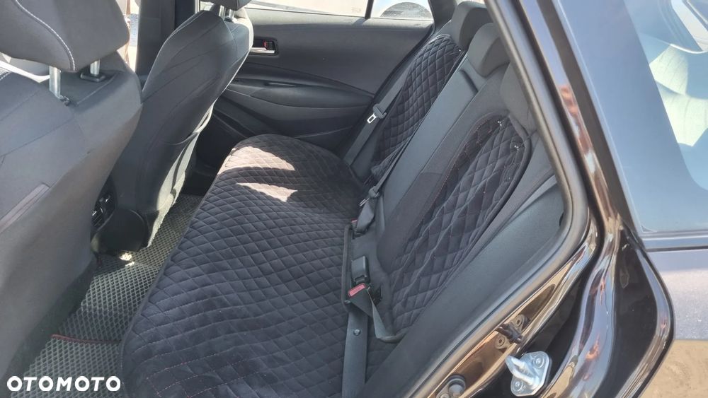Toyota Corolla 1.8 Hybrid Comfort - 28