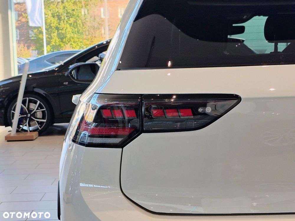 Volkswagen Golf - 11