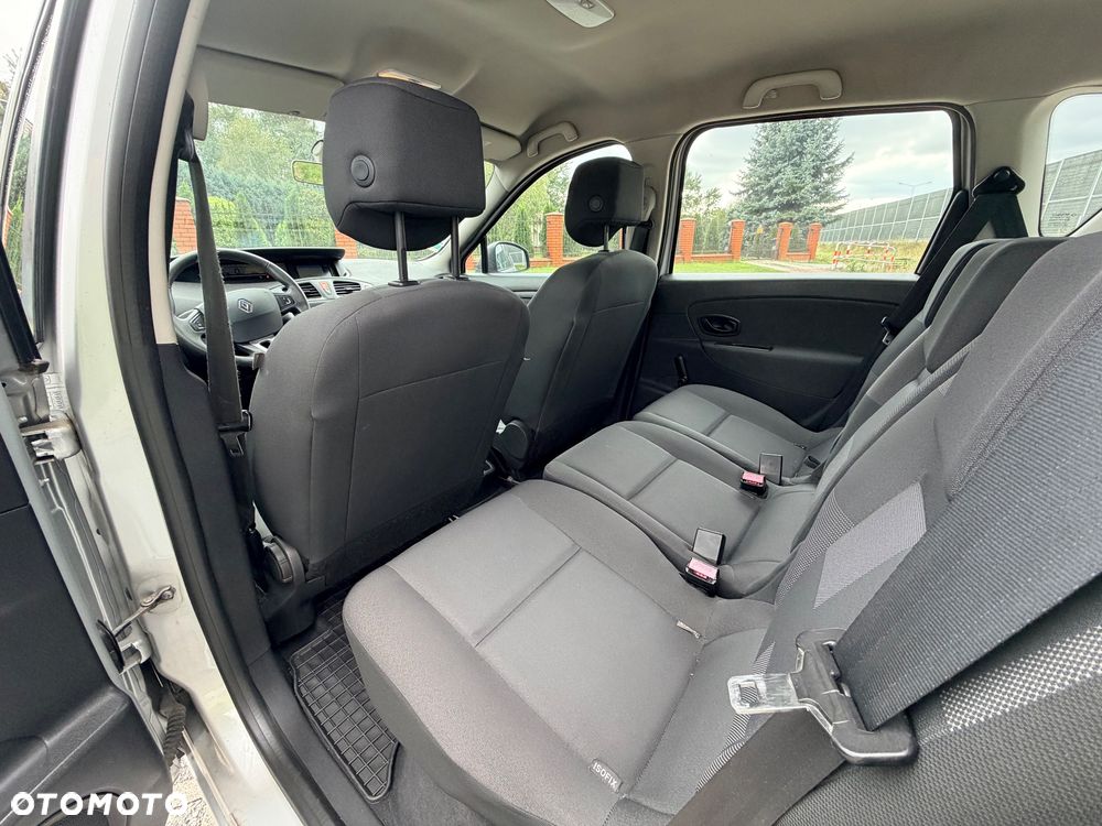 Renault Scenic 1.5 dCi FAP eco - 17