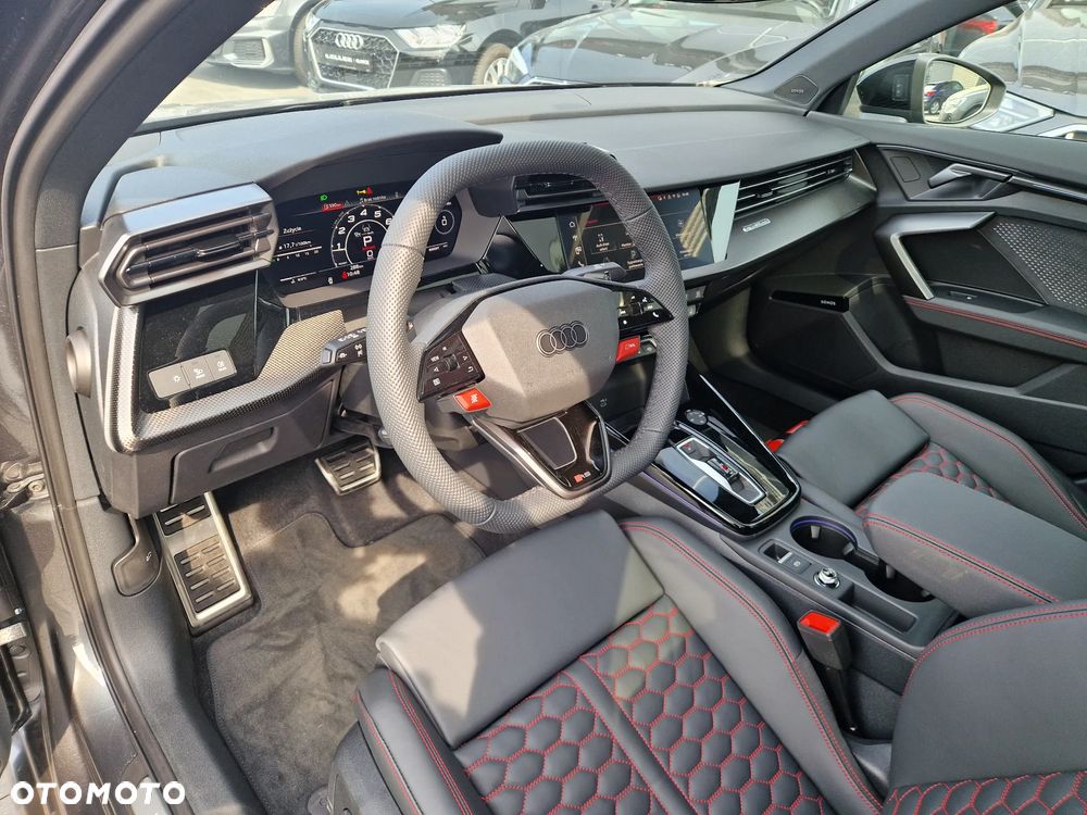 Audi RS3 Limousine - 11