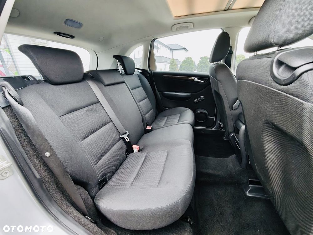 Mercedes-Benz Klasa B 180 BlueEFFICIENCY SPORT EDITION - 21