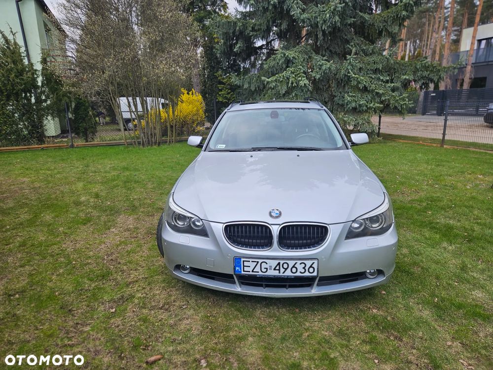 BMW Seria 5 525i Touring - 9