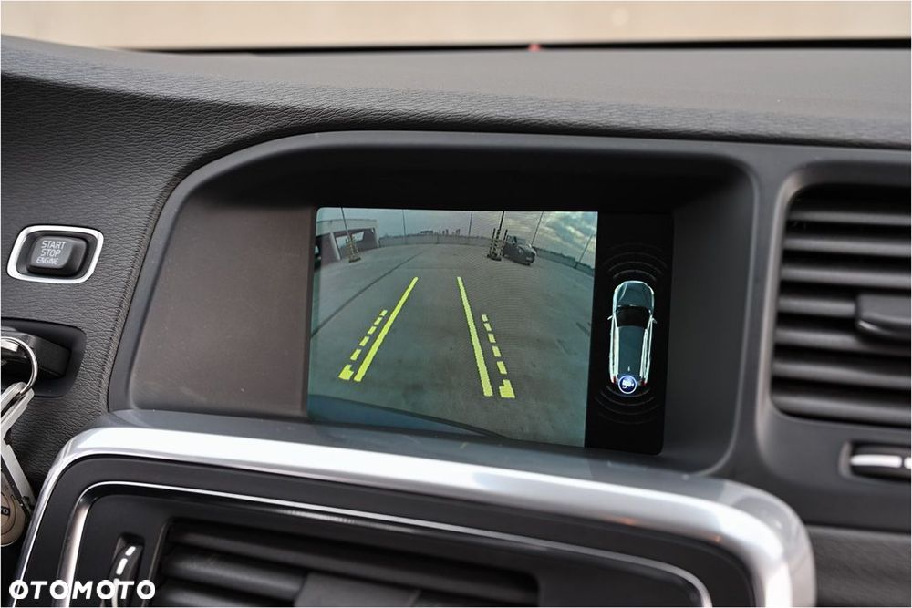 Volvo V60 D5 Geartronic RDesign - 38