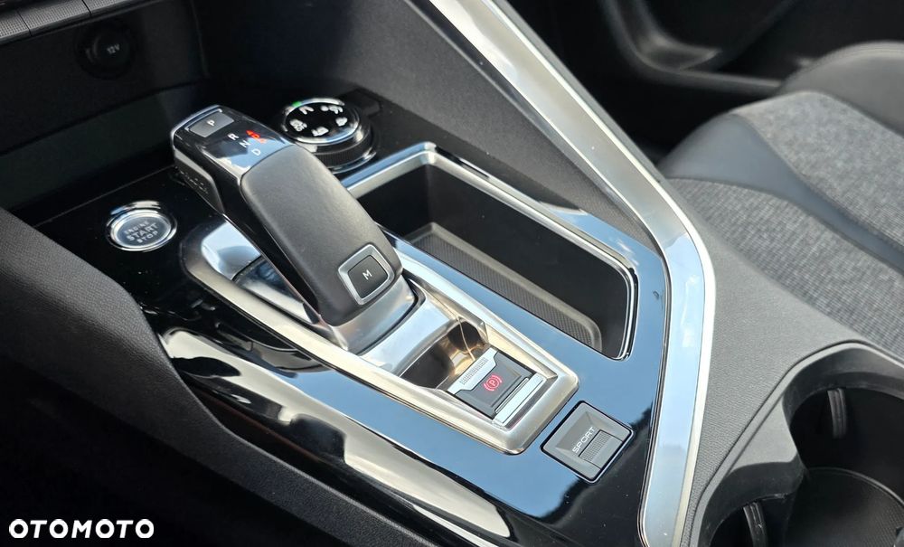 Peugeot 3008 1.6 PureTech GPF Crossway S&S EAT8 - 18
