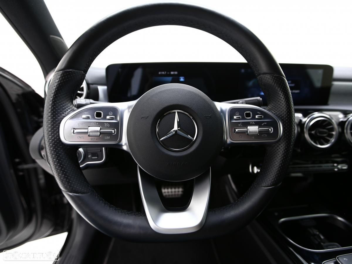 Mercedes-Benz A 250 e 8G-DCT AMG Line - 22