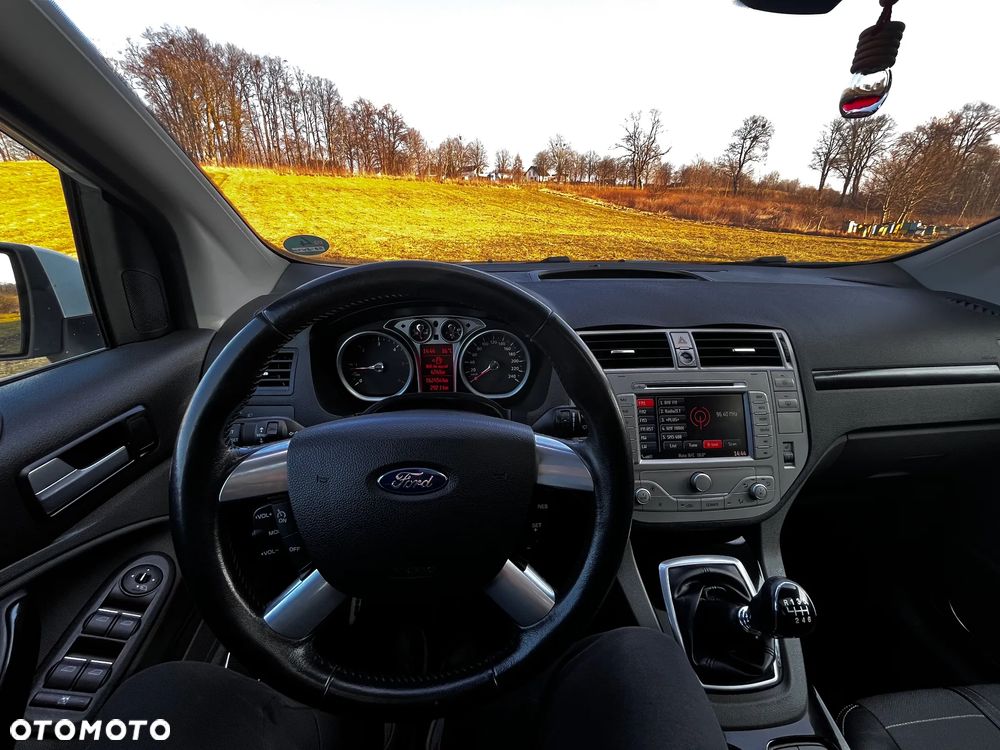 Ford Kuga 2.0 TDCi 4x4 Titanium - 13