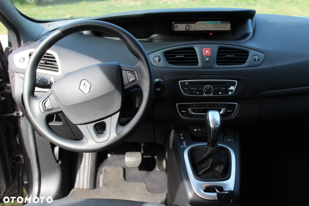 Renault Scenic 2.0 16V 140 CVT Dynamique - 11