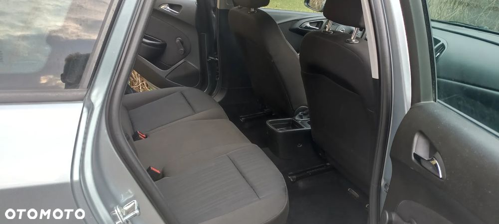 Opel Astra IV 1.7 CDTI Essentia - 7