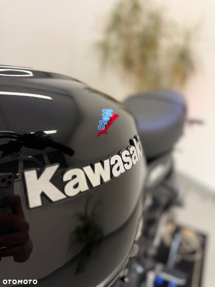 Kawasaki Z 900 RS - 11