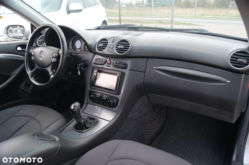 Mercedes-Benz CLK 240 Avantgarde - 23