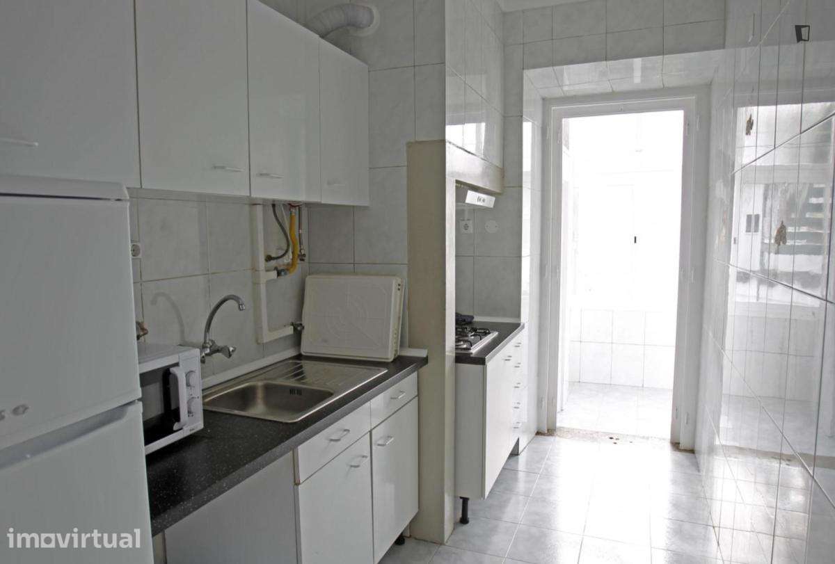 Quarto - localizado em Olaias Lisbon - Grande imagem: 3/8