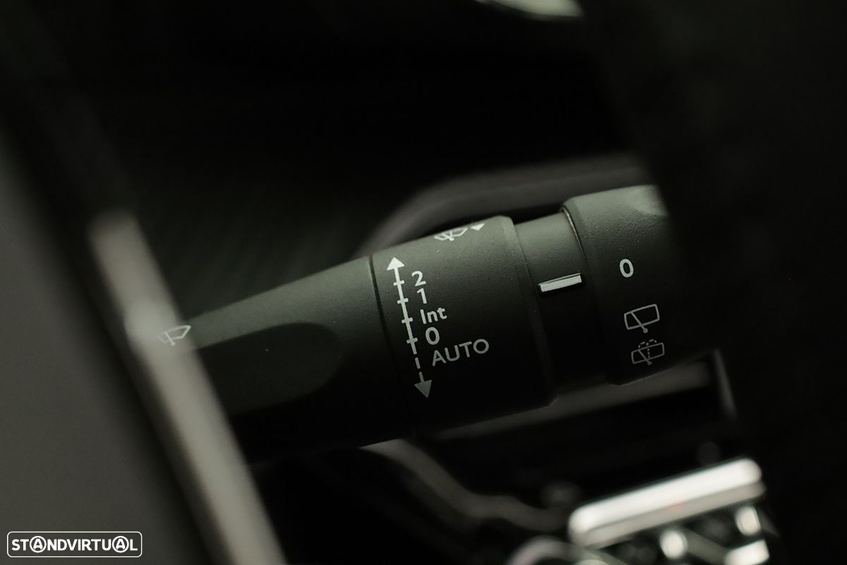 Peugeot 2008 1.2 PureTech Allure - 20