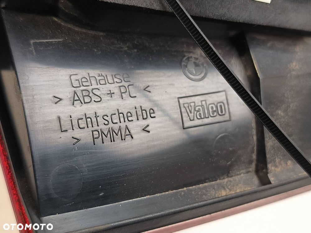 LAMPA W KLAPE PRAWA BMW E39 530D 6900217 - 4