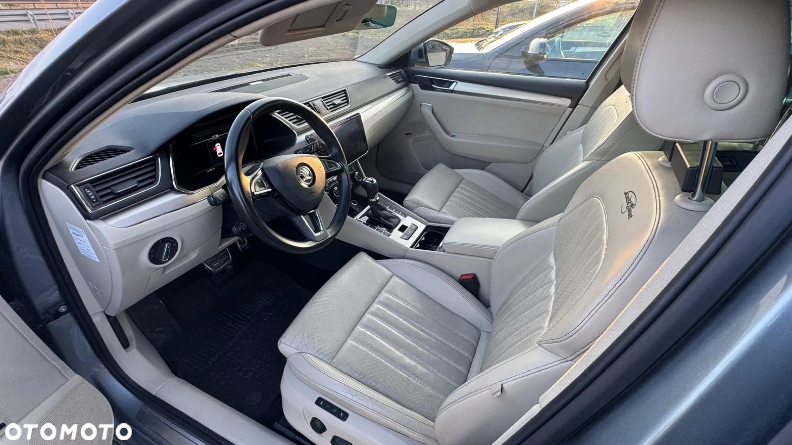 Skoda Superb 2.0 TDI SCR L&K DSG - 3