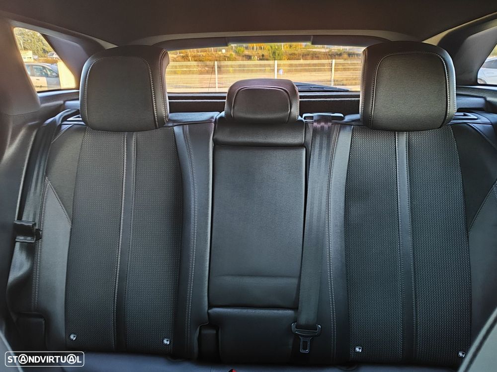 Peugeot 3008 1.6 Hybrid GT e-EAT8 - 14