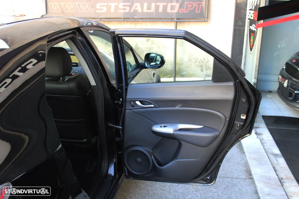 Honda Civic 1.8 Executive NAVI - 26