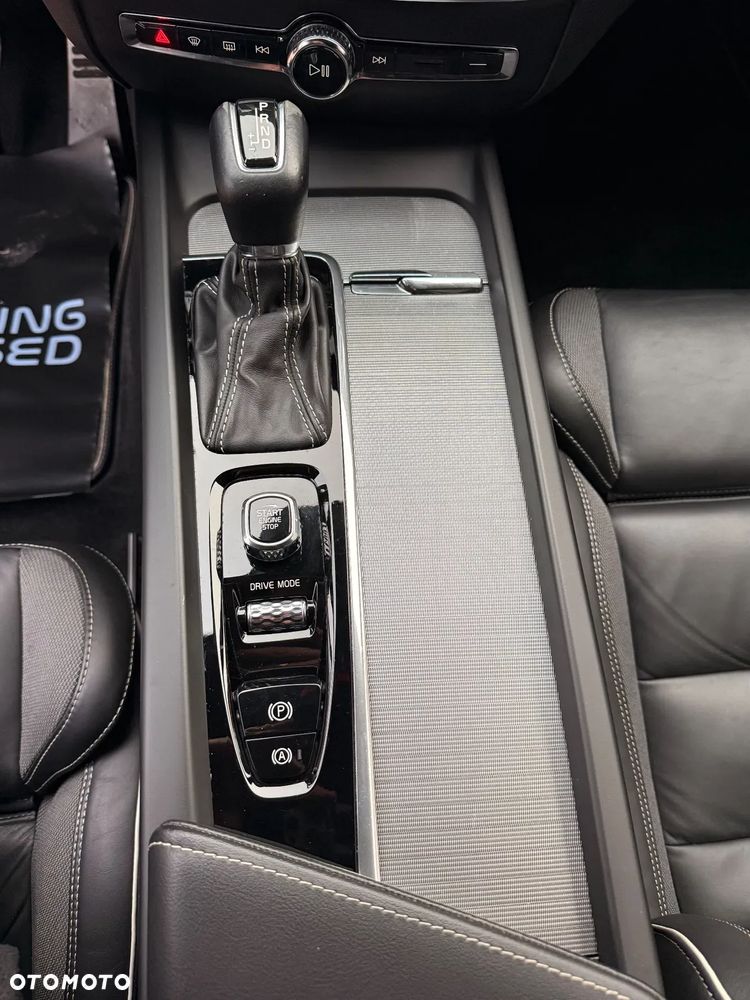 Volvo V60 D4 AWD R-Design - 27
