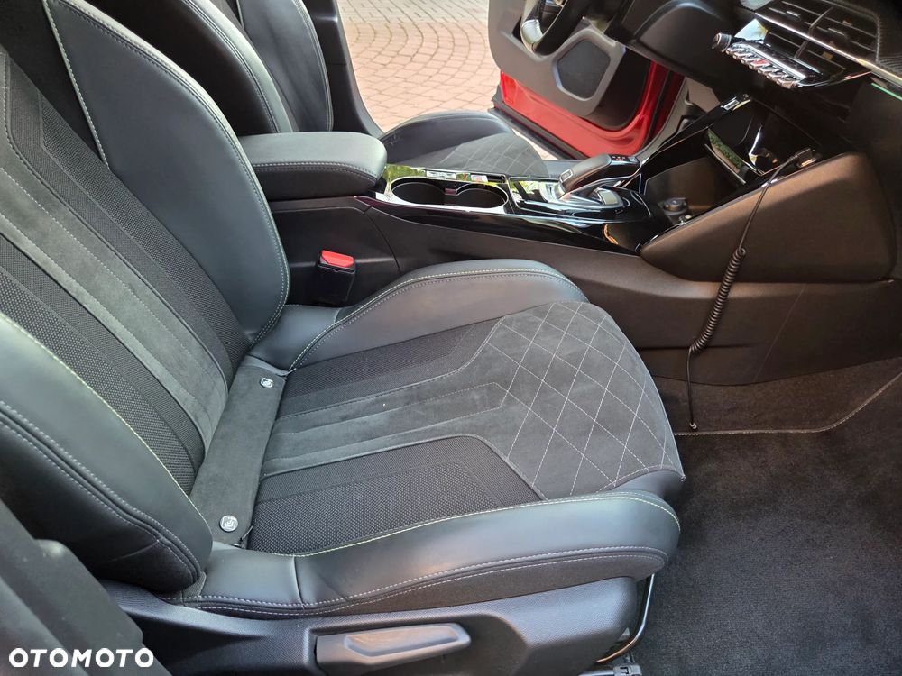 Peugeot 2008 1.2 PureTech GT Pack S&S EAT8 - 24