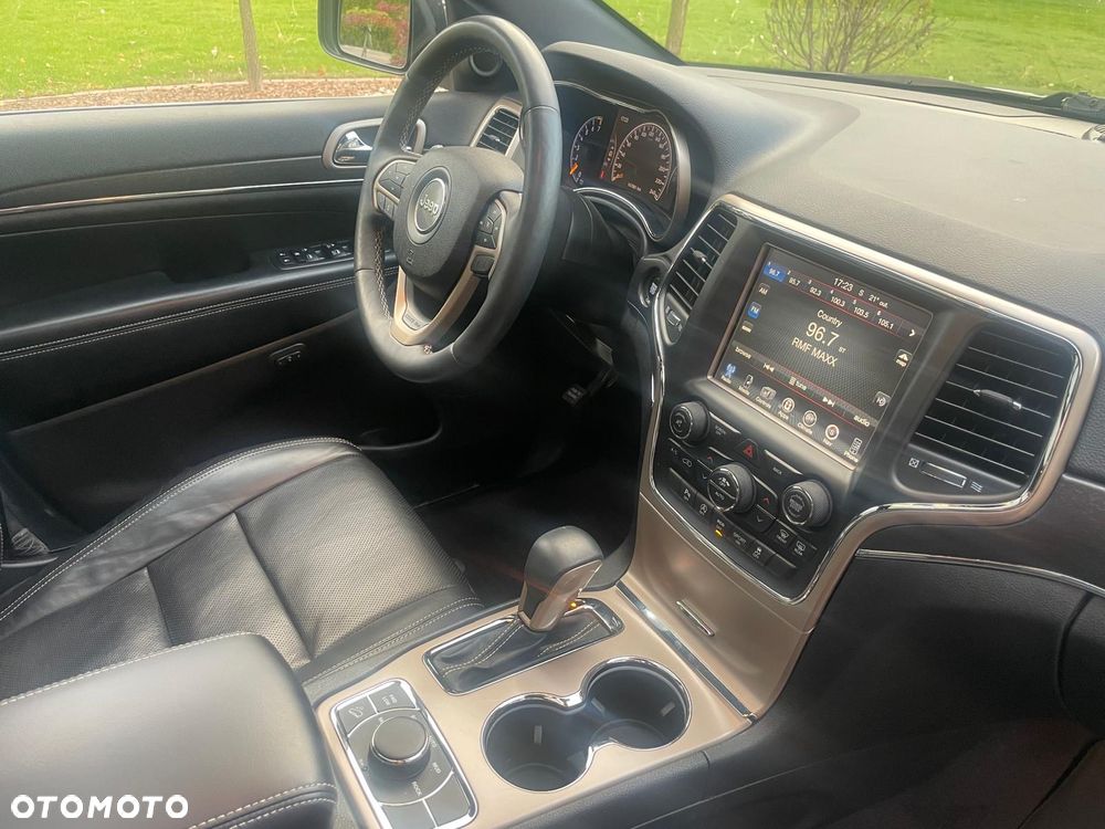 Jeep Grand Cherokee - 12