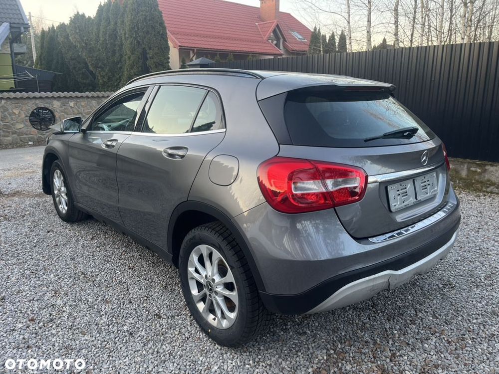 Mercedes-Benz GLA 180 (CDI) d 7G-DCT - 14