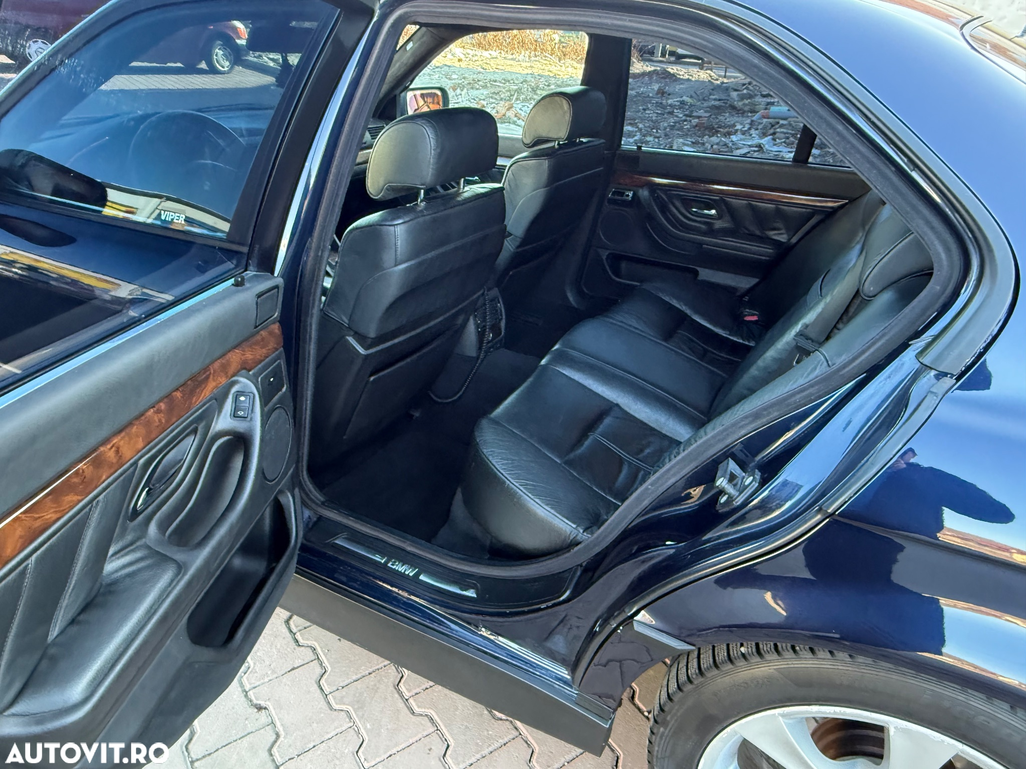 BMW Seria 7 728iA - 11