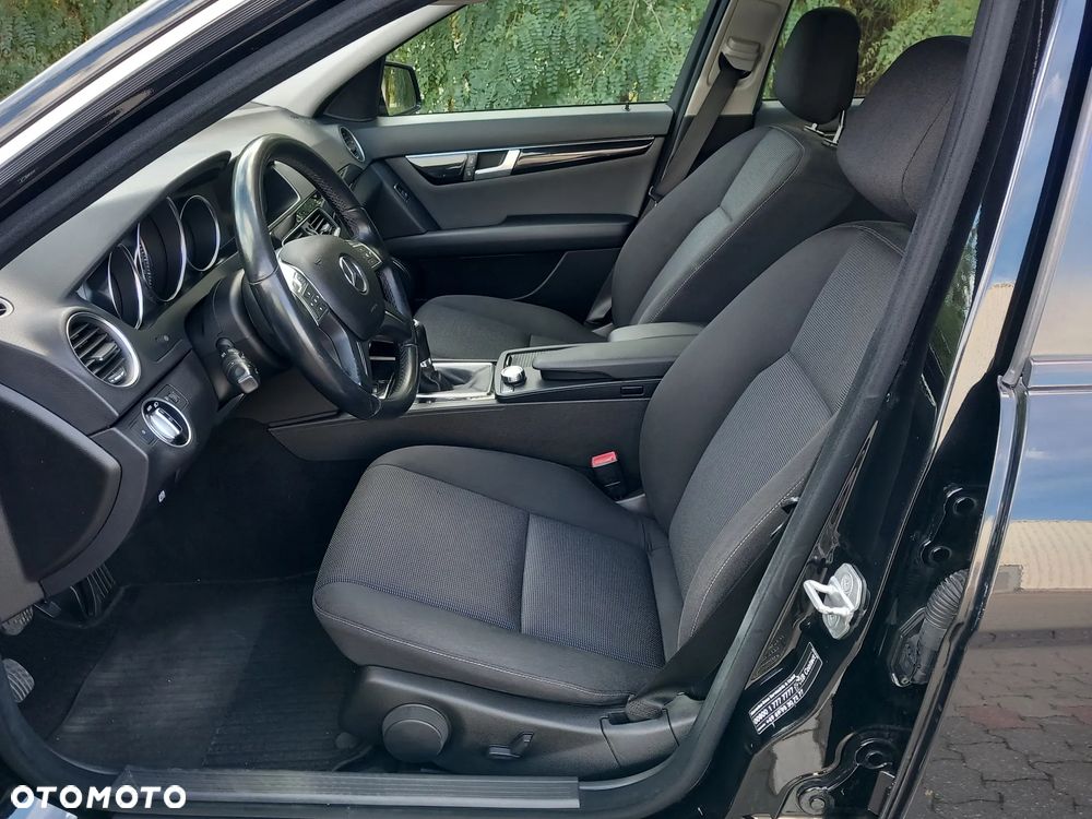 Mercedes-Benz Klasa C 180 BlueEFFICIENCY - 16
