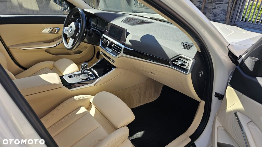 BMW Seria 3 318i Sport Line - 10