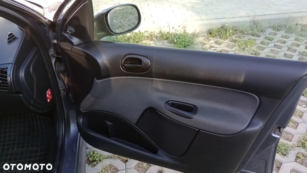 Peugeot 206 - 22
