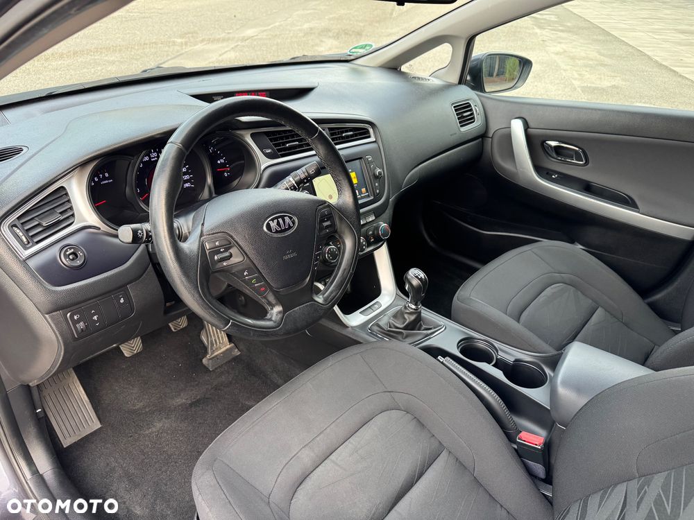 Kia Ceed 1.6 GDI ISG Platinum Edition - 20