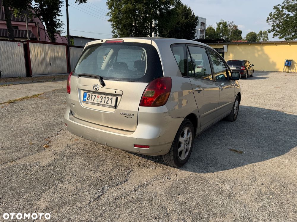Toyota Corolla Verso 2.0 D-4D - 7