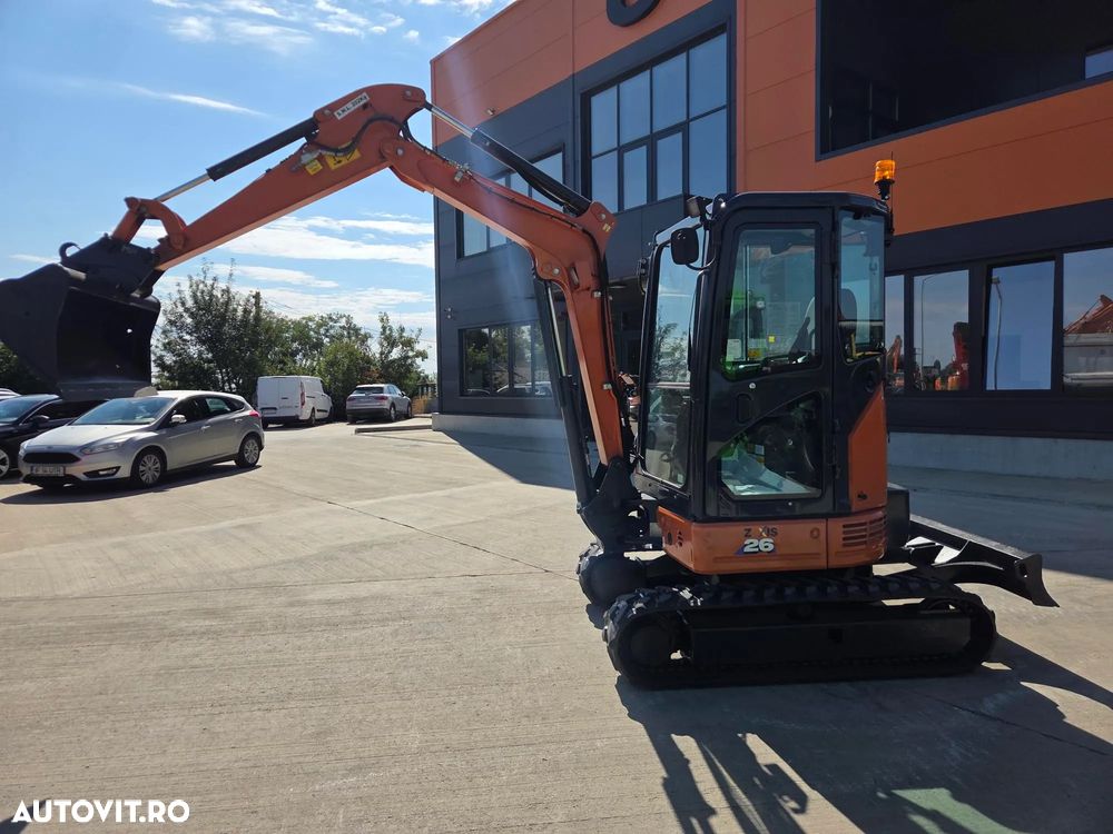 Hitachi ZX26U-6, 2024, 939 ore, Masa operationala 2,74tone, CUPLA RAPIDA mecanica+cupa ingusta+cupa lata+cupa taluz neinclinabila, LAMA NIVELARE, inst picon pe brate, fara aer conditionat, latime 1,2m, ridica 1,6 tone, JAPONIA, leasing-PROMOTIE 31.900Eur+Tva - 9