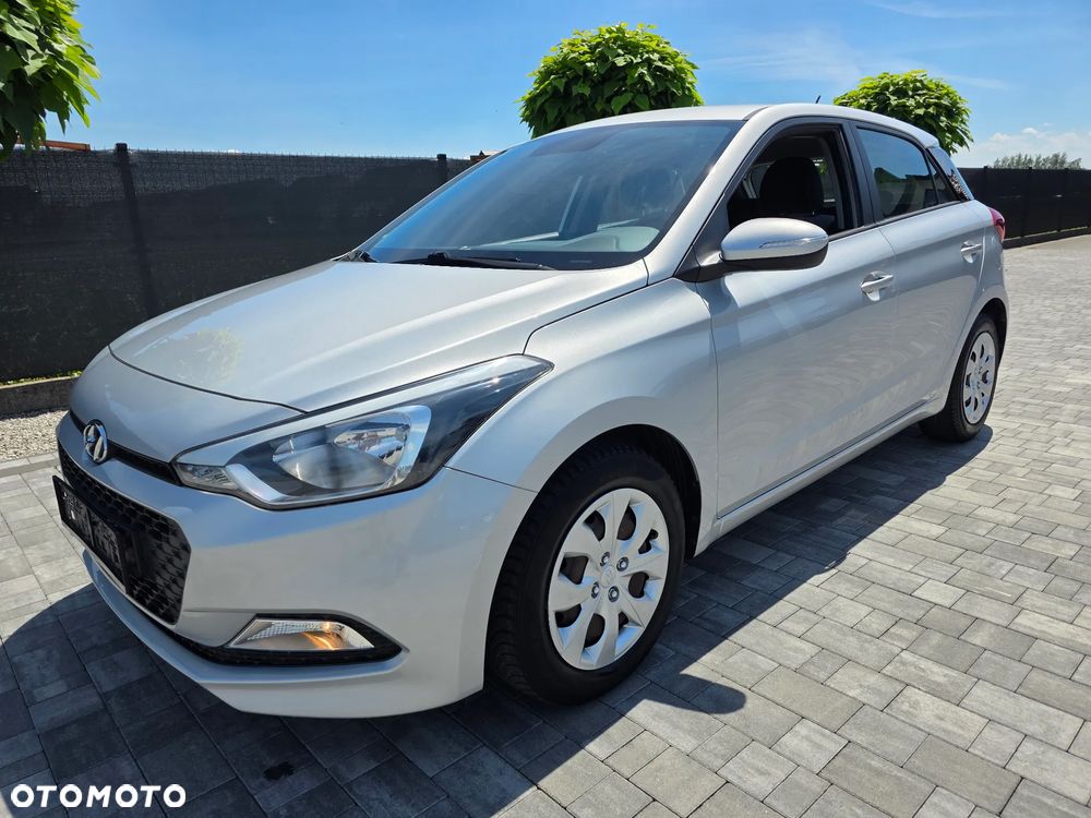 Hyundai i20 blue 1.2 Classic - 10