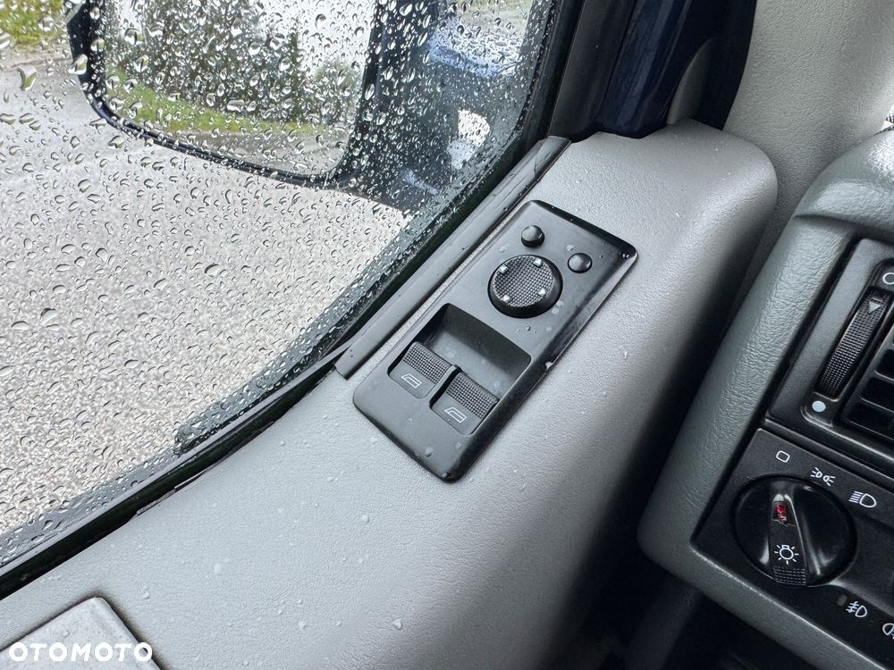 Volkswagen Multivan TDI - 17