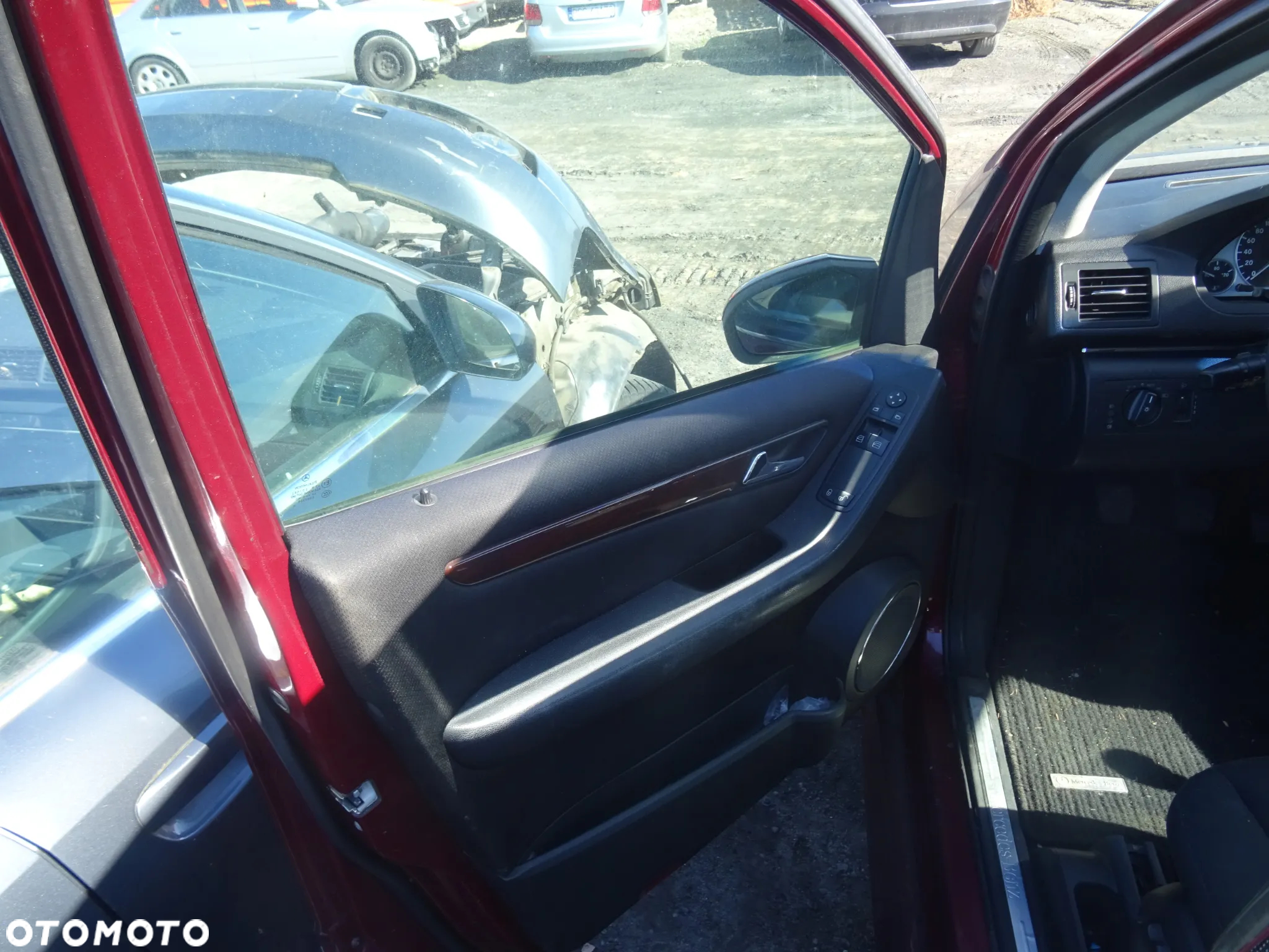 Mercedes B200 2006 lakier(597) na części maska drzwi klapa zderzak - 5