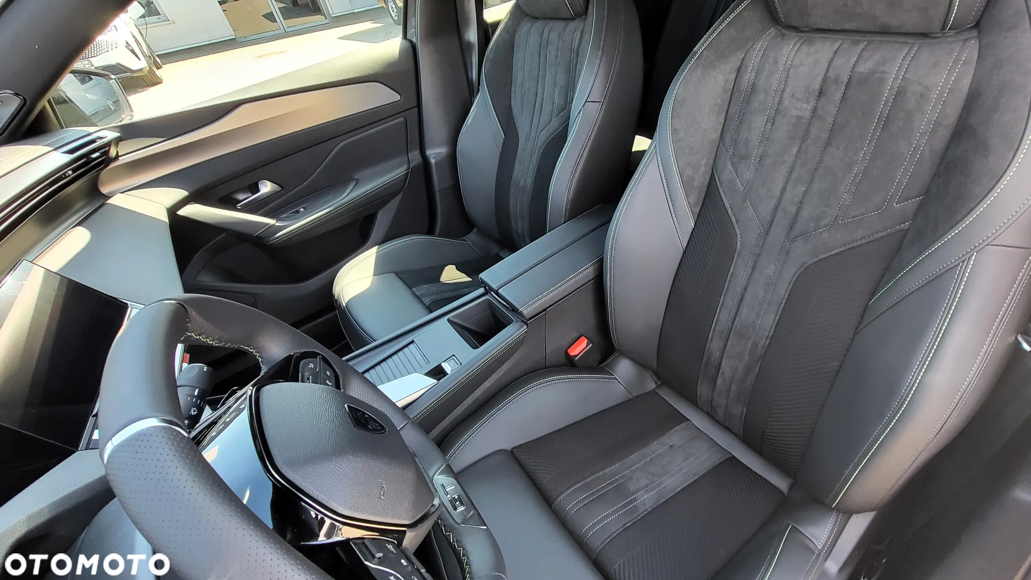 Peugeot 408 1.6 Plug-In Hybrid 225 GT EAT8 - 22