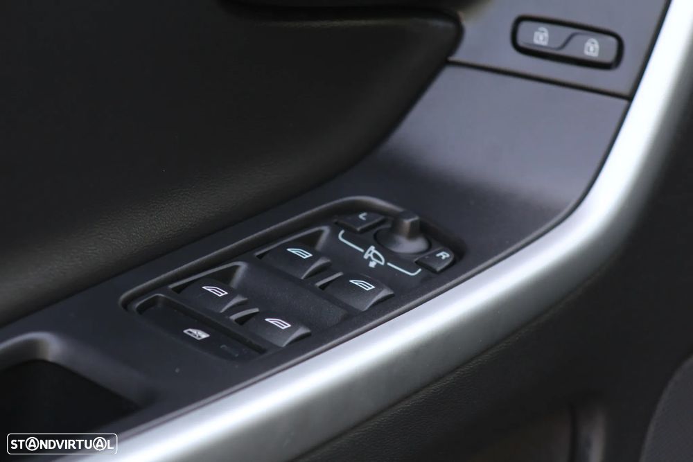 Volvo XC 60 2.0 D4 R-Design 139g Start/Stop - 31