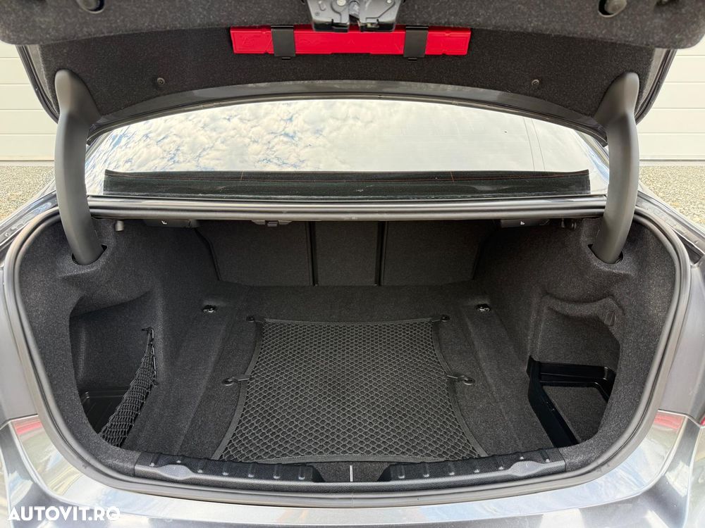 BMW Seria 3 318i Aut. M Sport - 15