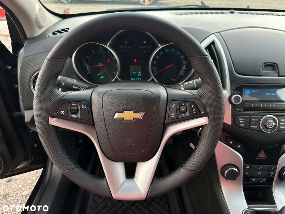 Chevrolet Cruze 1.6 LT+ - 17
