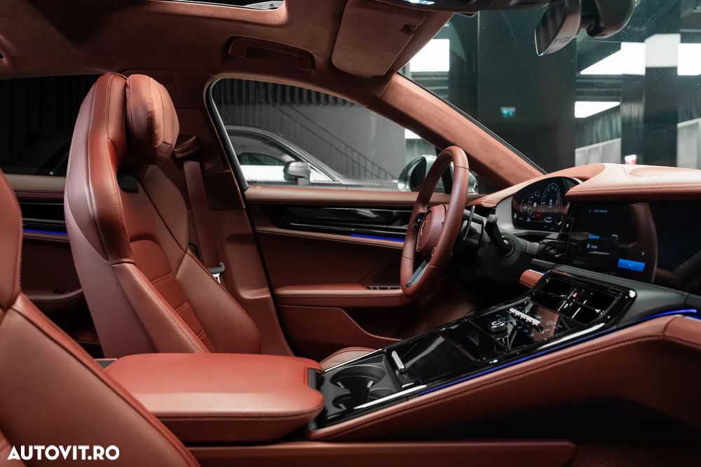 Porsche Panamera 4 - 33