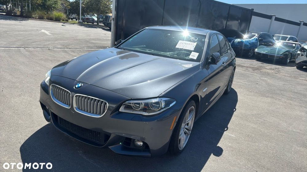 BMW Seria 5 550i Sport-Aut - 11