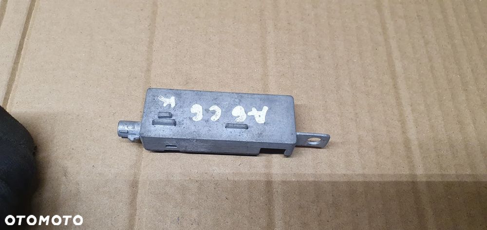 Wzmacniacz anteny Audi A6 C6 4F9035225H - 2