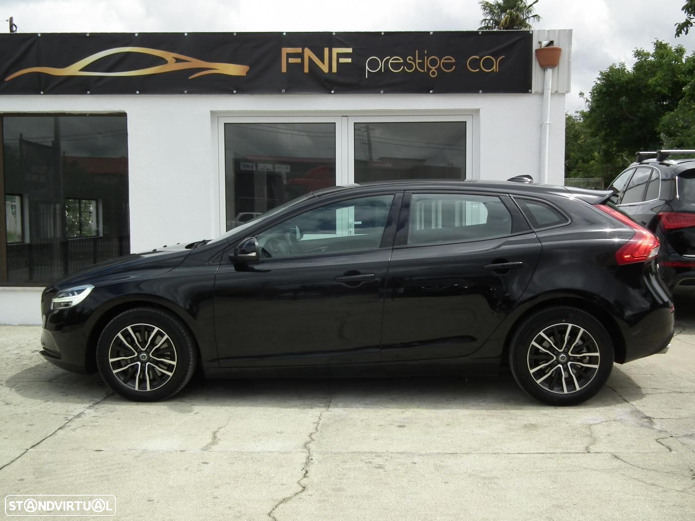 Volvo V40 2.0 D3 Momentum - 5