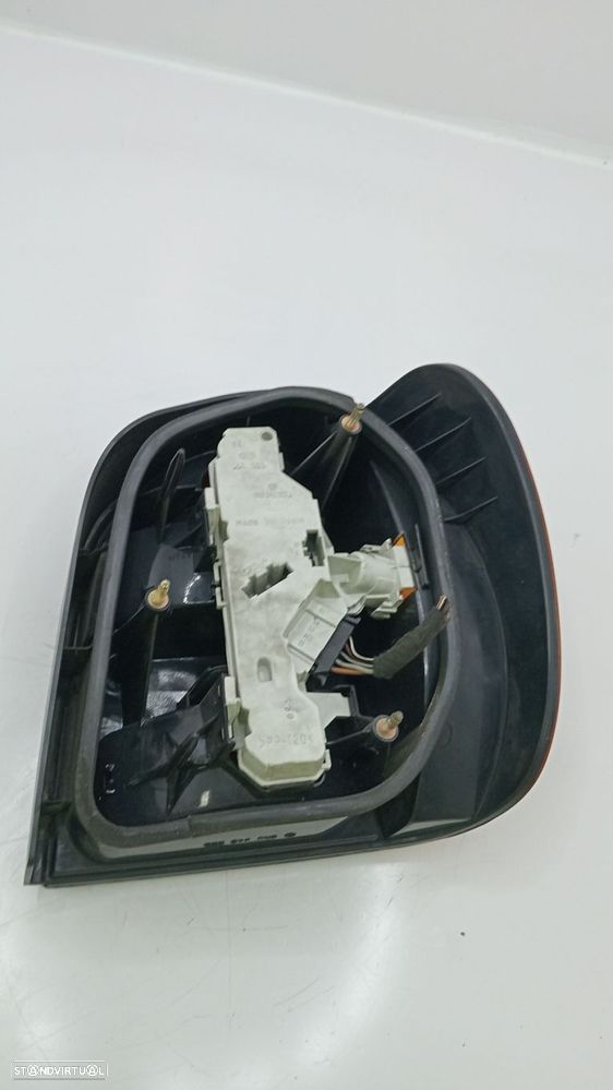 Farolim Stop Esq Volkswagen Polo (6N1) - 5