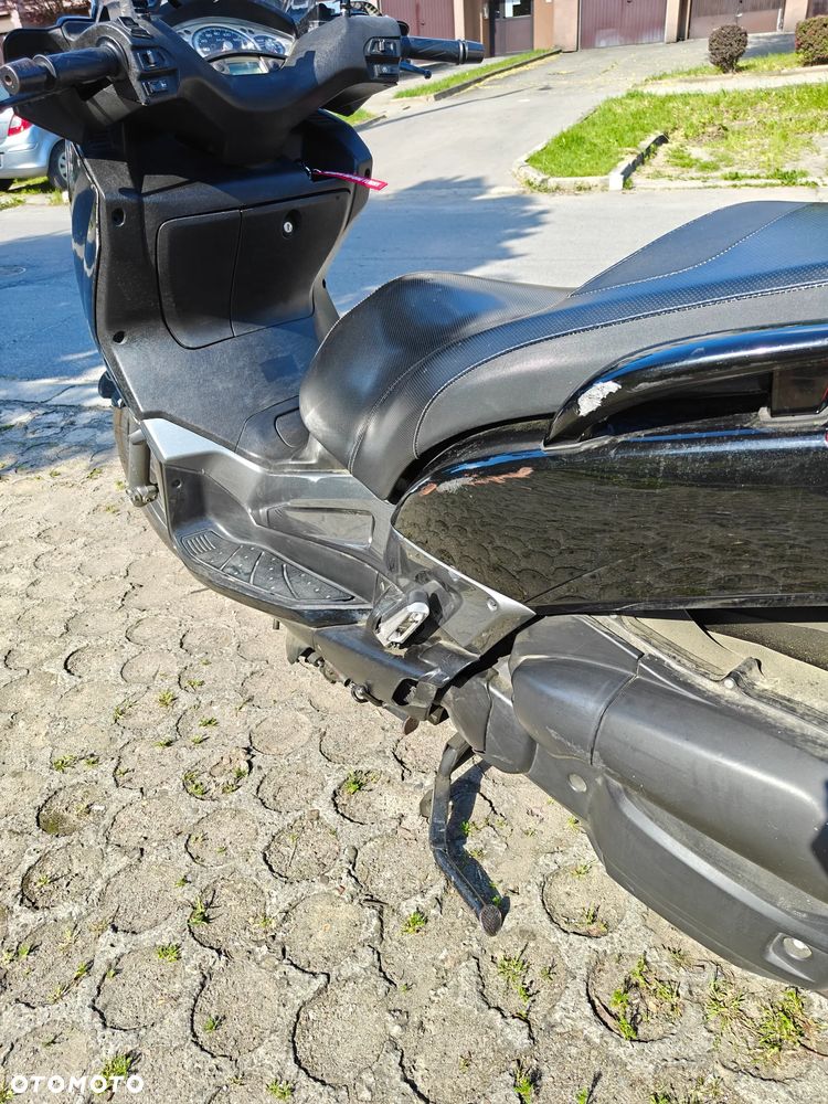 Yamaha X-max - 12