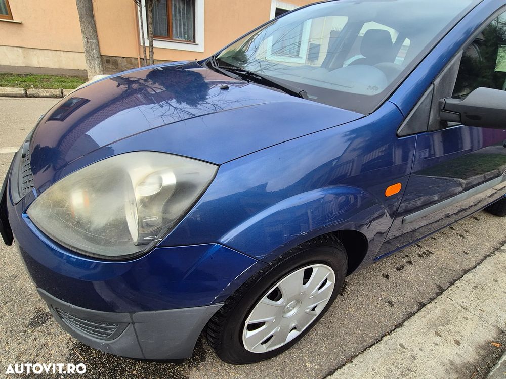 Ford Fiesta 1.3i Ambiente - 19