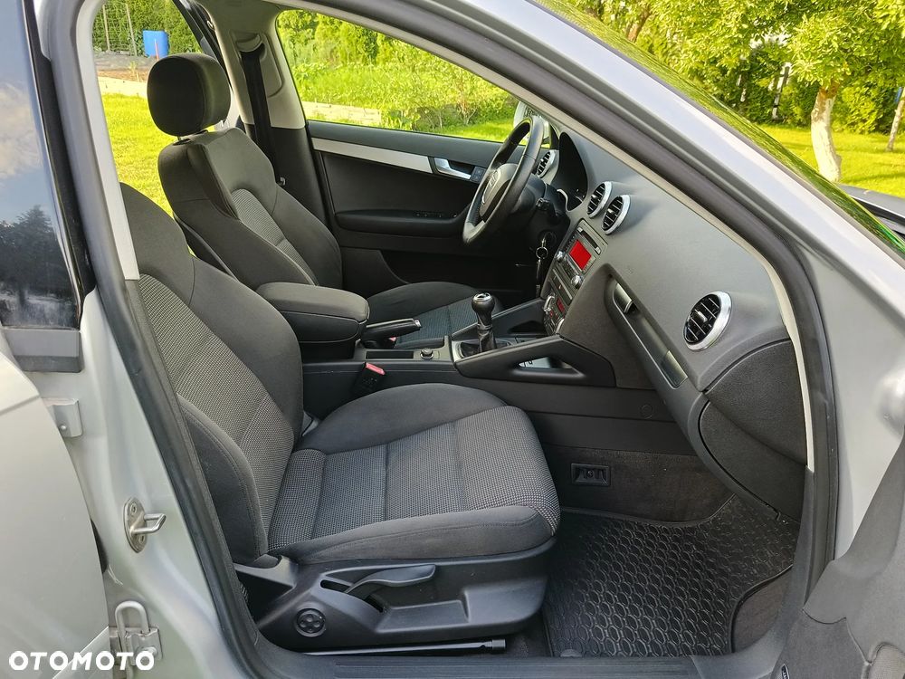 Audi A3 Sportback 1.6 Ambition - 14